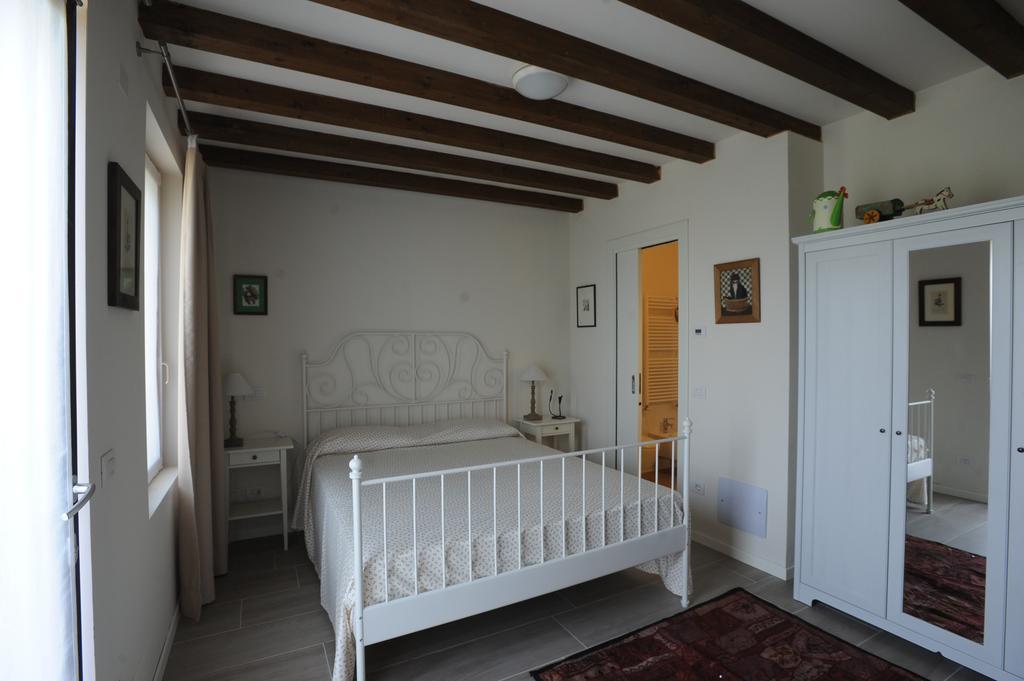 Monte Maino Bed & Breakfast Desenzano del Garda Pokój zdjęcie